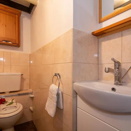 Sainte-foy-l'argentiere Sleeps 6 * Chamonix